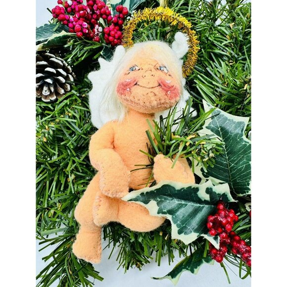 Annalee Angel 1996 Homemade Christmas Wreath 9 inch Pine Cones Holly USA - Picture 3 of 7